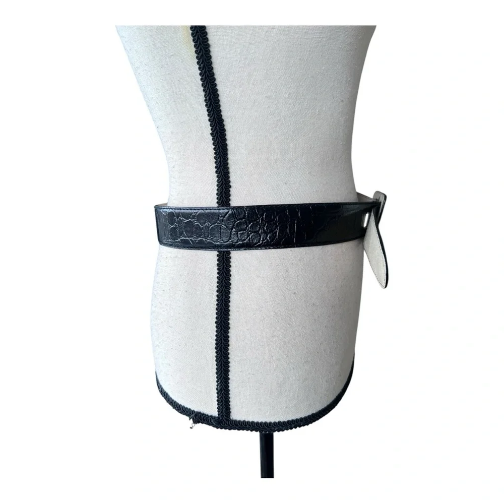 Vintage Black Croc-Patterned Belt Size M